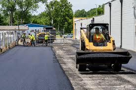 Best Asphalt Driveway Installation  in Grinnell, IA